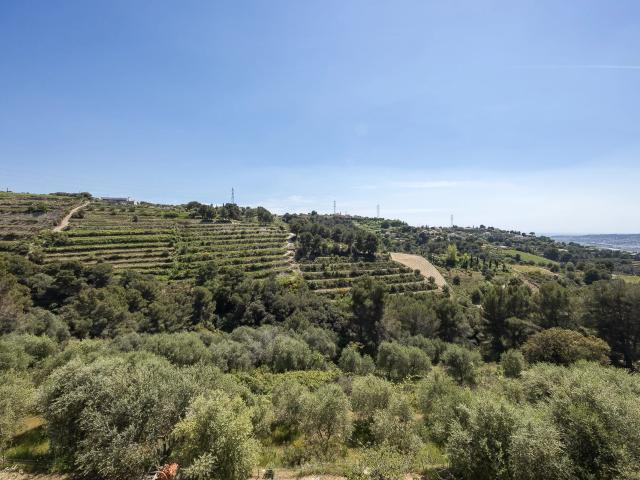 Vente exclusive Située dans un quartier résidentiel calm. 146m² Nice