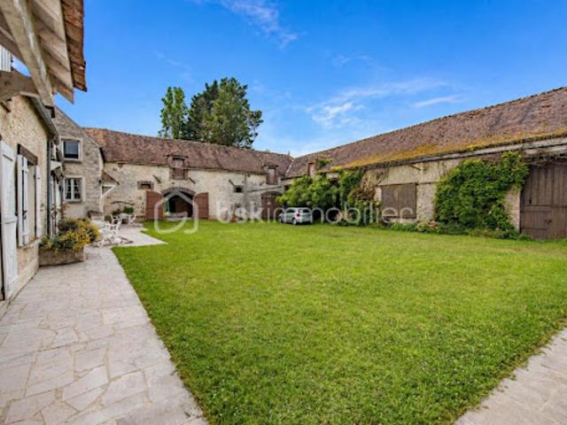 Vente Maison 10 pièces 240 m2 Nemours