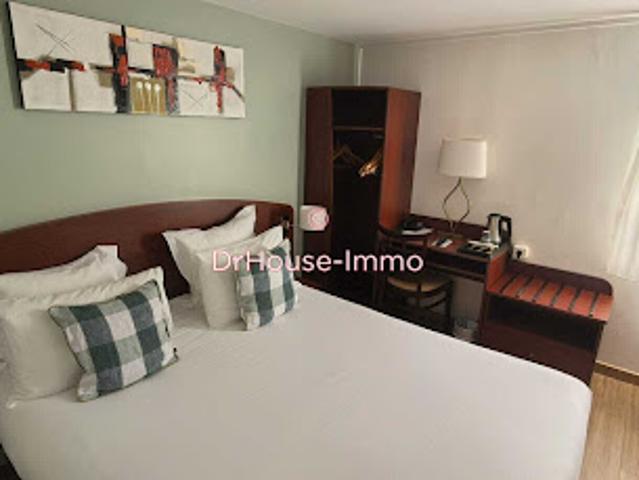 Vente Hôtel particulier 50 pièces 1700 m2 Cachan