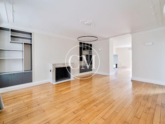 Vente Hôtel particulier 7 pièces 235 m2 Versailles