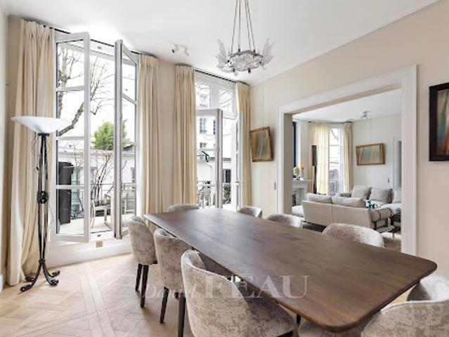 Vente Hôtel particulier 7 pièces 310.25 m2 Paris 7ème