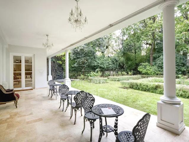 Vente Hôtel particulier 9 pièces 740 m2 Neuilly sur Seine