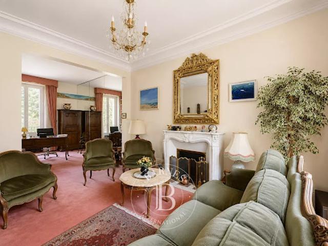 Vente Hôtel particulier 9 pièces 269 m2 Fontenay sous Bois