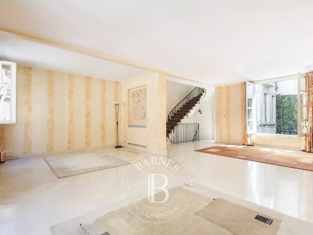Vente Hôtel particulier 9 pièces 300 m2 Neuilly sur Seine