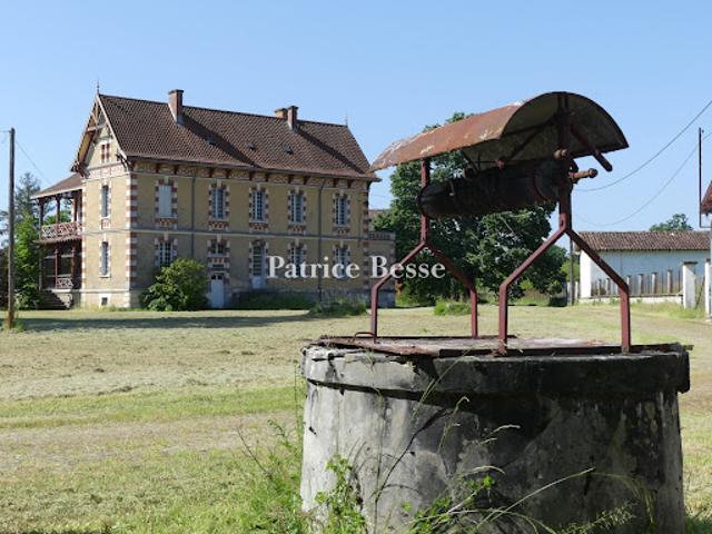Vente Maison 13 pièces 630 m2 Saint Gein