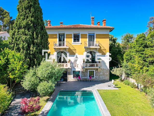 Vente Hôtel particulier 11 pièces 386 m2 Marseille 8ème