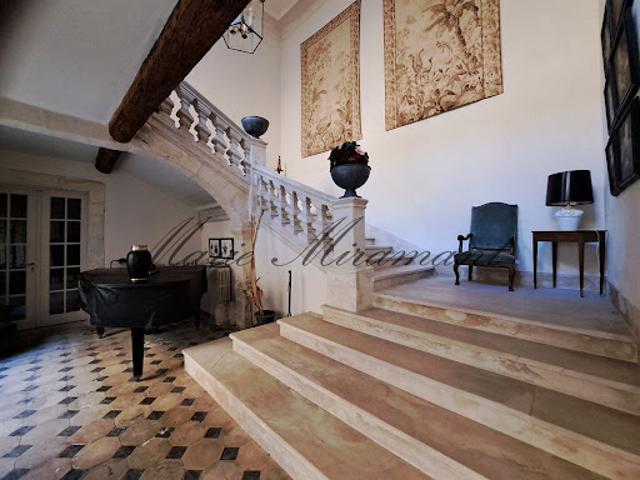 Vente Hôtel particulier 17 pièces 584 m2 Avignon