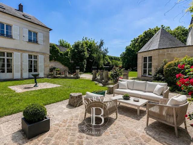 Vente Hôtel particulier 15 pièces 695.75 m2 Chantilly