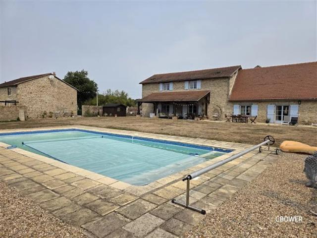 Vente Maison 22 pièces 342 m2 Dompierre les Eglises