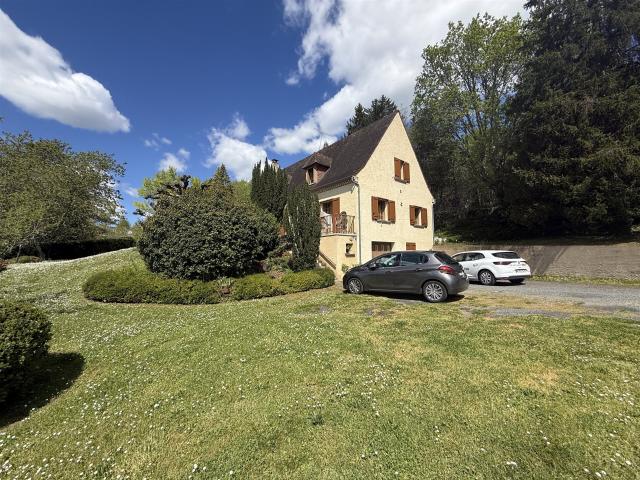 A vendre à quelques pas du charmant village de Trémolat, au. 180m² Trémolat