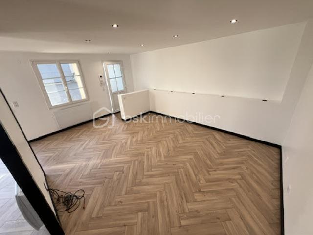 Vente Maison 6 pièces 153 m2 Saint Loup de Naud