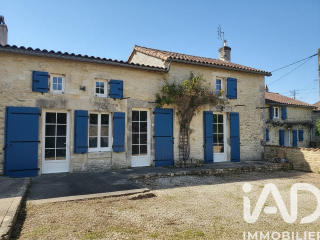Vente Longère 6 pièces 158m² Courcôme