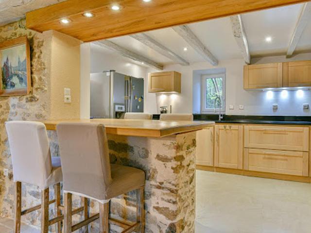 Vente Maison 7 pièces 163.89 m2 Compreignac