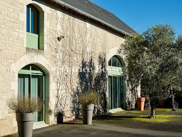 Vente Loft 8 pièces 367 m2 La Tour Saint Gelin
