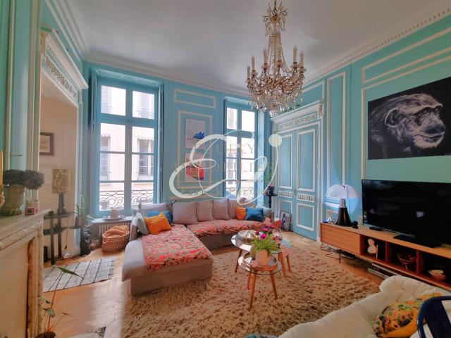 VENTE LYON 69001 TERREAUX EXCEPTIONNEL APPARTEMENT 178M2 6 PIECES 4 CHAMBRES DANS IMMEUBLE HISTORIQUE A
