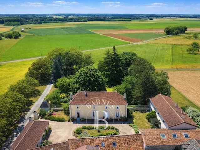 Vente Manoir 11 pièces 394 m2 Lencloître