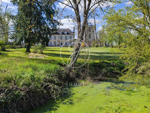 Vente Château 12 pièces 478.21 m2 Moulins