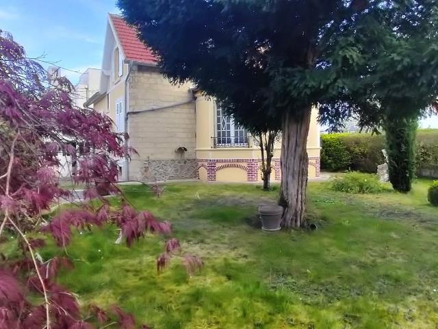 Vente Maison/villa 8 pièces 134m² Beaumont sur Oise