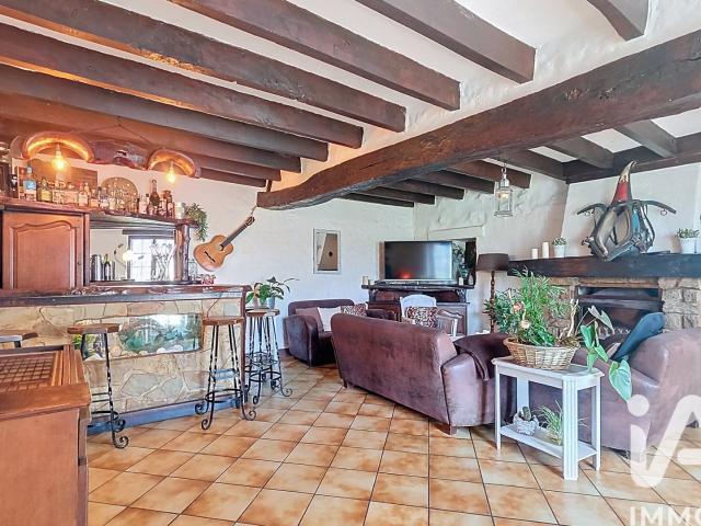 Vente Maison/villa 8 pièces 221m² Saint Hilaire