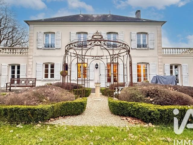 Vente Maison/villa 8 pièces 222m² Saint Eloy de Gy