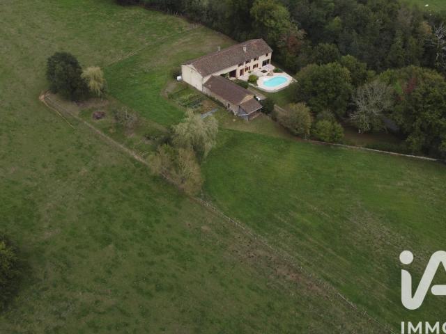 Vente Maison/villa 9 pièces 241m² Saint Bonnet de Cray