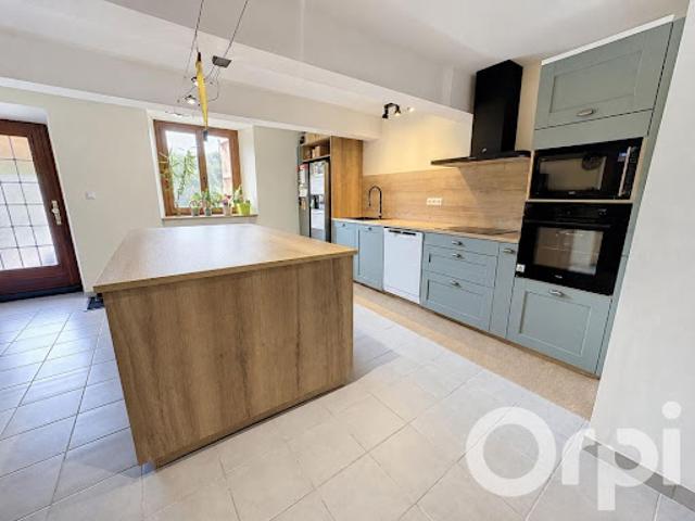 Vente Maison 3 pièces 127 m2 Latoue