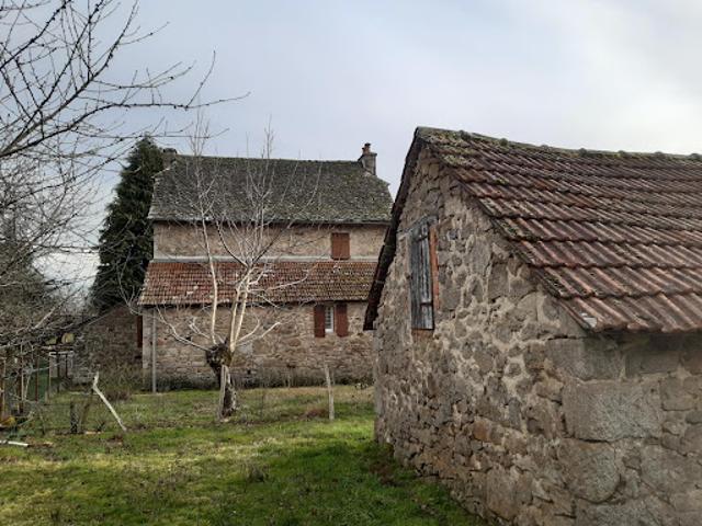 Vente Maison 3 pièces 120 m2 Ladinhac