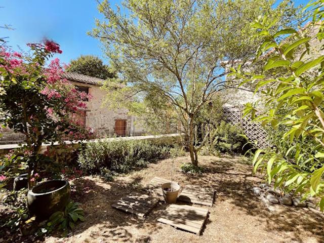 Vente Maison 3 pièces 134.5 m2 Confolens