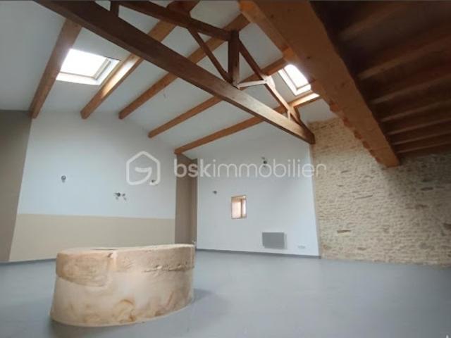 Vente Maison 3 pièces 180.9 m2 Tonnay Boutonne