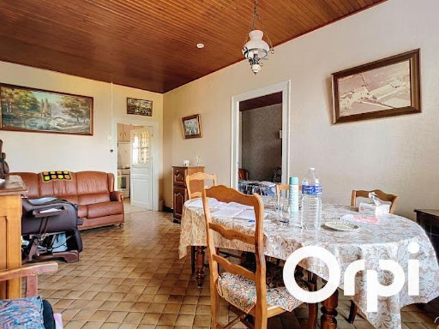 Vente Maison 3 pièces 215 m2 Durdat Larequille