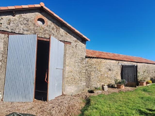 Vente Maison 3 pièces 215 m2 Saint Julien des Landes