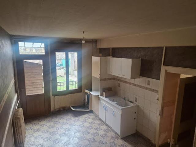 Vente Maison 3 pièces 77 m2 Ebreuil