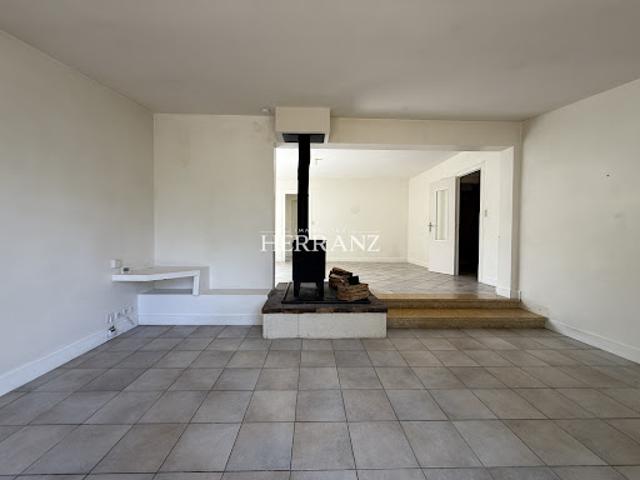 Vente Maison 3 pièces 90 m2 Saint Médard de Guizières