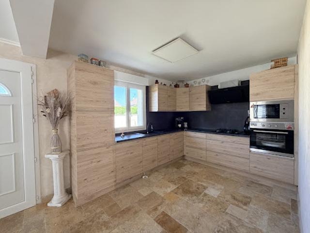 Vente Maison 3 pièces 94 m2 Izeure