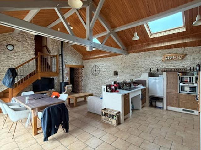 Vente Maison 3 pièces 94 m2 Sussat