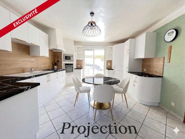 Vente maison 10 pièces Courgains 72