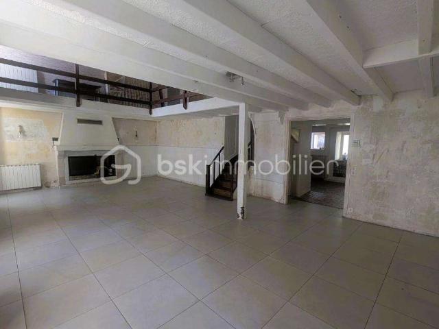 Vente maison 10 pièces Fenioux 79
