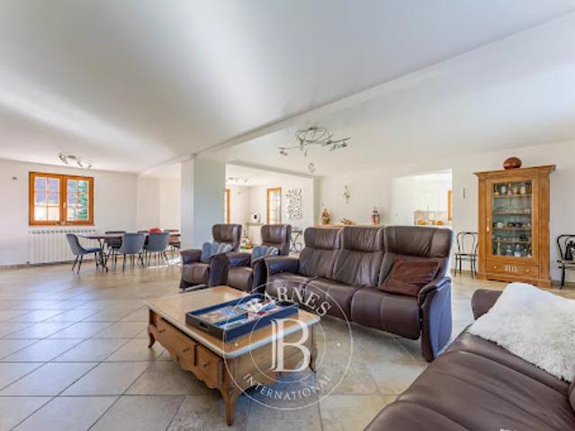 Vente Maison 10 pièces 400 m2 La Chapelle de la Tour