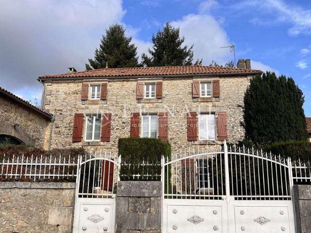 Vente maison 10 pièces La Rochefoucauld 16