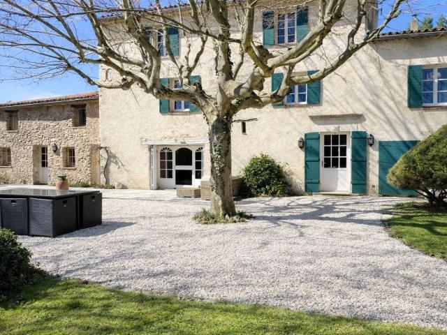 Vente maison 10 pièces La Roquebrussanne 83