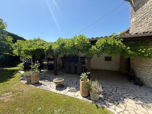 Vente Maison 10 pièces 252.01 m2 Melleran