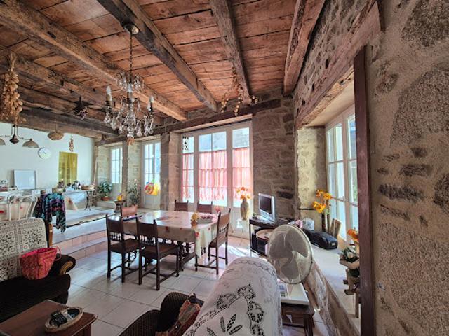 Vente Maison 10 pièces 142.8 m2 Treignac