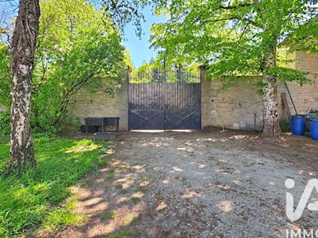 Vente Maison 10 pièces 155 m2 Cruzy le Châtel