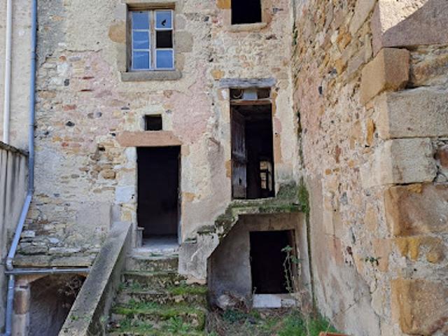 Vente Maison 10 pièces 175 m2 Sauvagnat Sainte Marthe