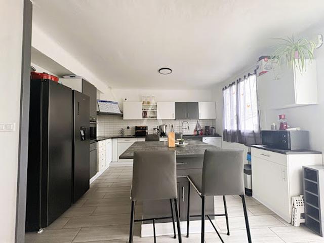 Vente Maison 10 pièces 178.76 m2 Isse