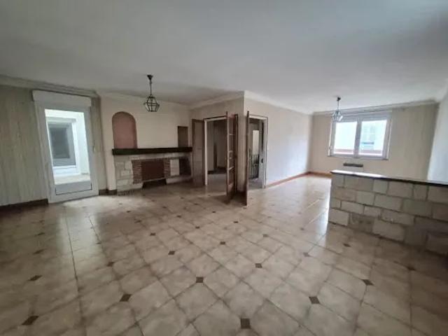 Vente Maison 10 pièces 193 m2 Vierzon