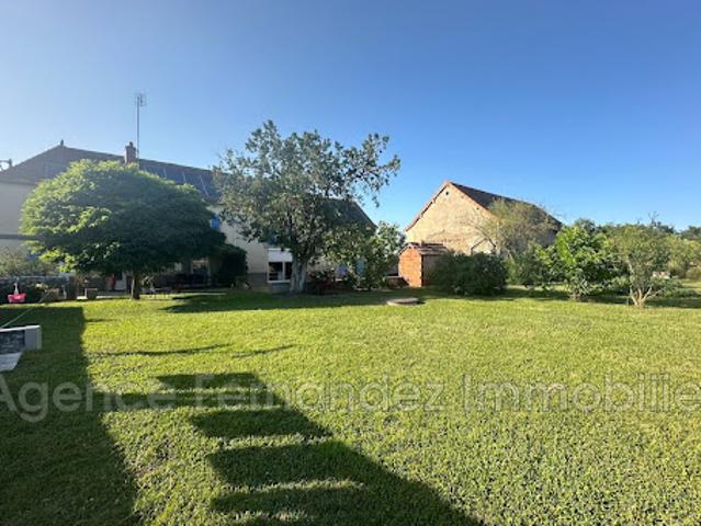 Vente Maison 10 pièces 194 m2 Artaix