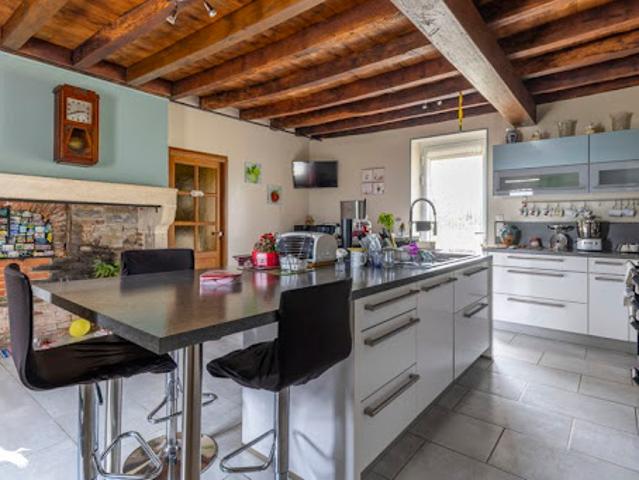 Vente Maison 10 pièces 195 m2 Charenton du Cher