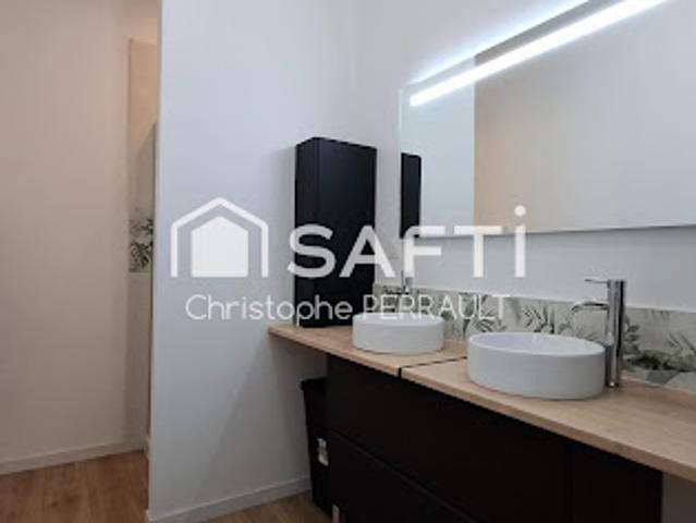 Vente Maison 10 pièces 198 m2 Saint Laurent sur Sèvre