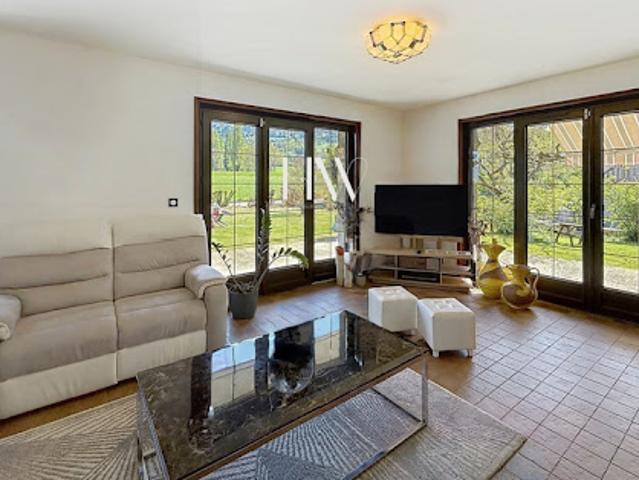 Vente Maison 10 pièces 240 m2 Bons en Chablais